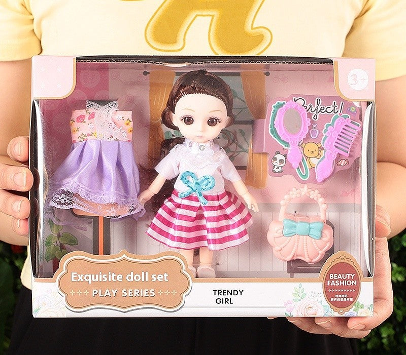 Prinsessdocka i Lyxig Gåvobox – Den Perfekta Presenten för Små Drömmare